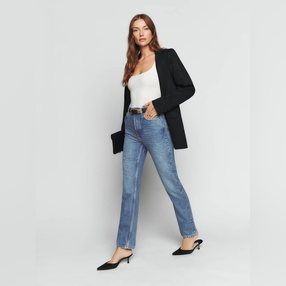 Classic Blue Women's Petite Jeans - Picture 3 of 8